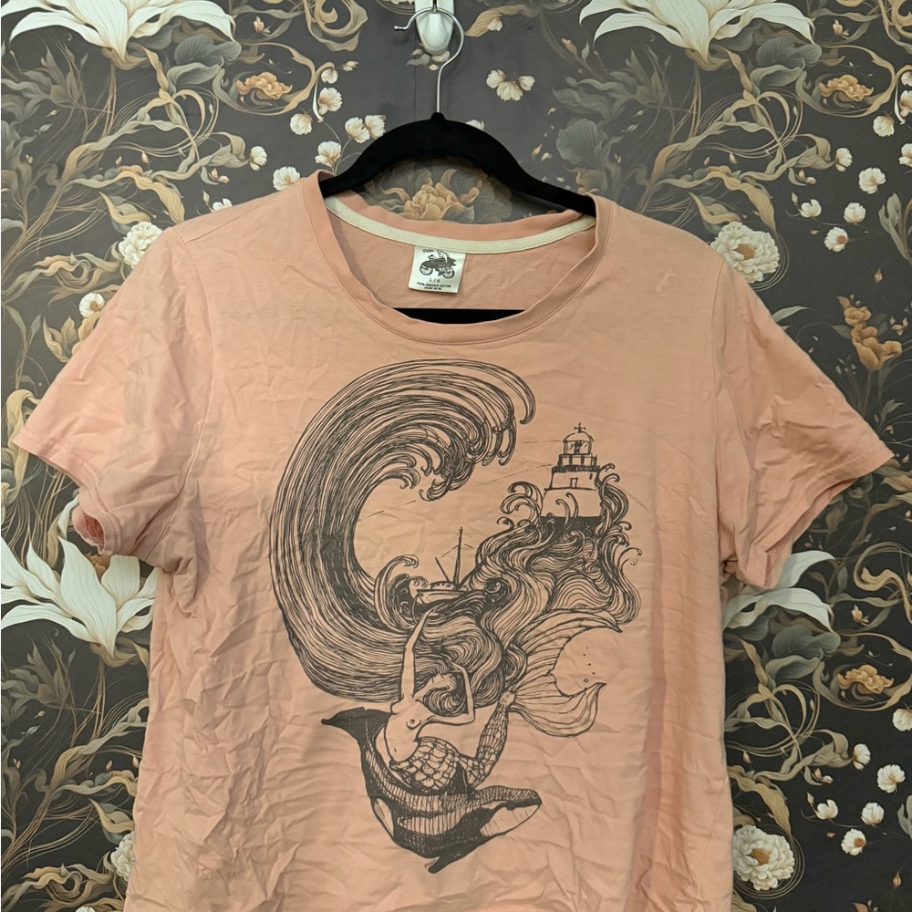 Salmon Coloured Cropped Tee with Mermaid Design